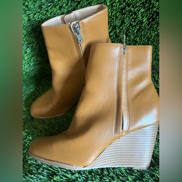 💜💜Tan Wedge Ankle Boots size #8.5 💜💜 - Picture 7 of 11